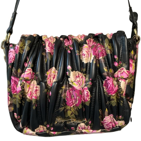 Betsey Johnson Black Floral Pucker Up Convertible Flap Crossbody Purse - Picture 3 of 13